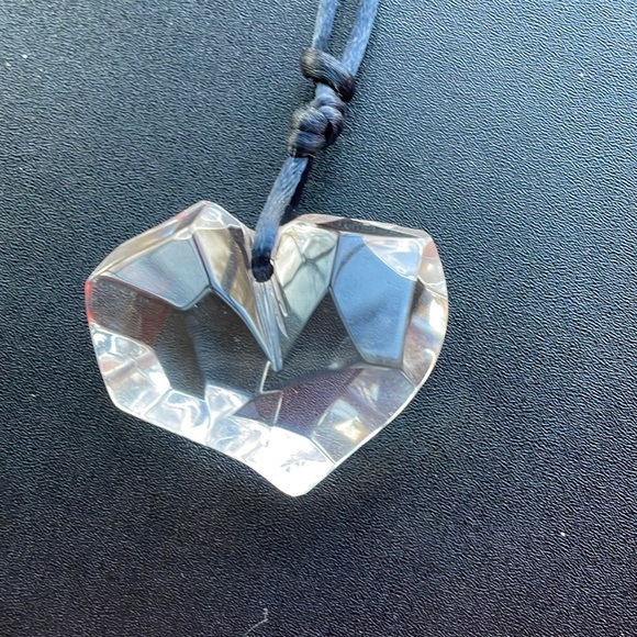 ❤️ DESIGNER SIGNED FUNKY LUCITE PENDANT HEART NECKLACE - Picture 3 of 5